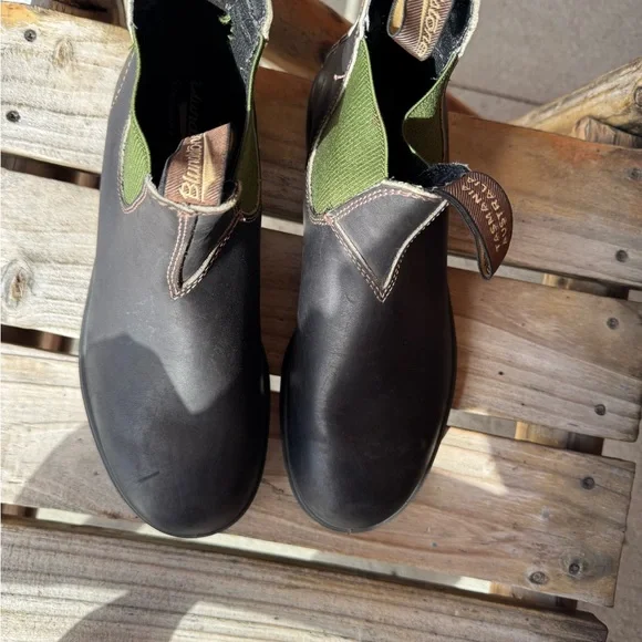 Blundstone Men's Dark Brown Boots with Green Elastic - Picture 4 of 6